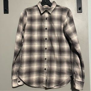CLOSET CLOSING Filson Lightweight Cotton Button Down Plaid coconut buttons